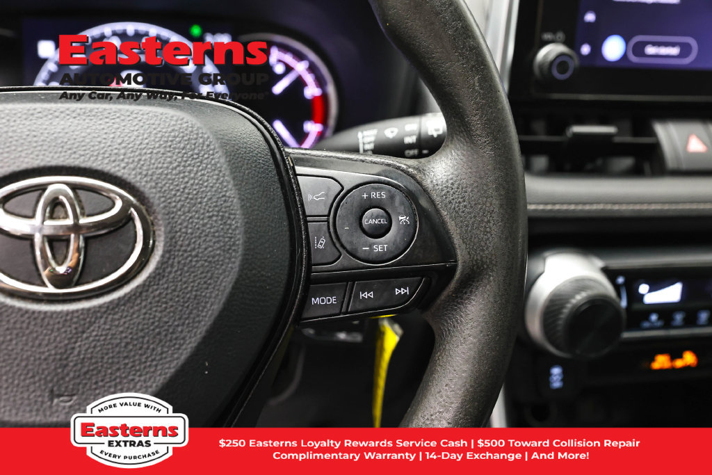 Used 2023 Toyota RAV4 LE AWD/4WD image 16