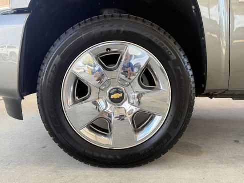 Used 2009 Chevrolet Silverado 1500 LT w/ Regional Value Package image 13