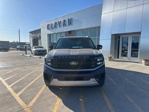 New 2026 Ford Expedition Platinum AWD/4WD image 2
