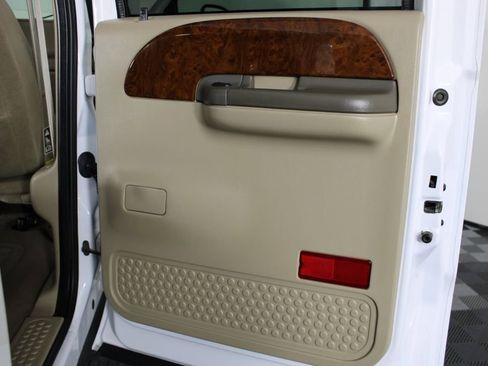 Used 2000 Ford F350 Lariat image 29