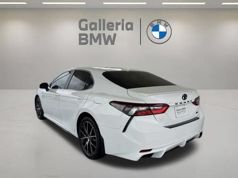 Used 2024 Toyota Camry SE FWD image 8