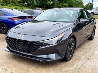 Used 2022 Hyundai Elantra SEL image 1