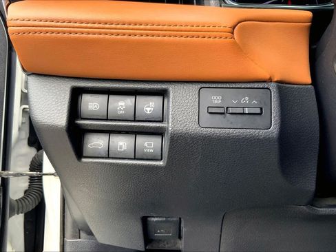 Used 2019 Toyota Avalon Limited w/ Advanced Safety Package FWD image 33