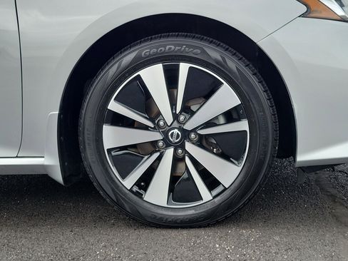 Certified 2020 Nissan Altima 2.5 SV AWD/4WD image 5