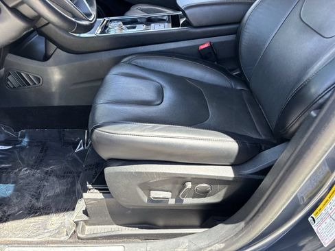 Used 2019 Ford Edge Titanium w/ Equipment Group 301A FWD image 18