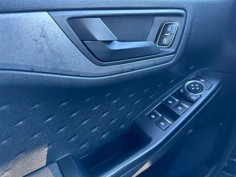 Used 2020 Ford Escape S image 32