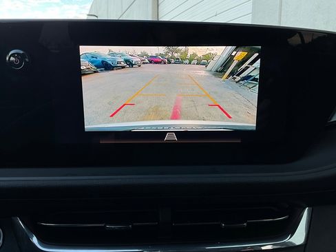 Used 2025 Buick Envista Preferred image 31