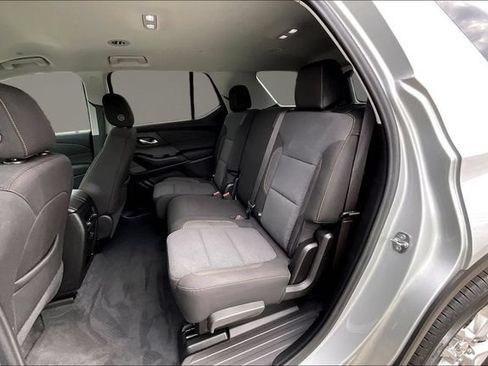 Used 2021 Chevrolet Traverse LS FWD image 23