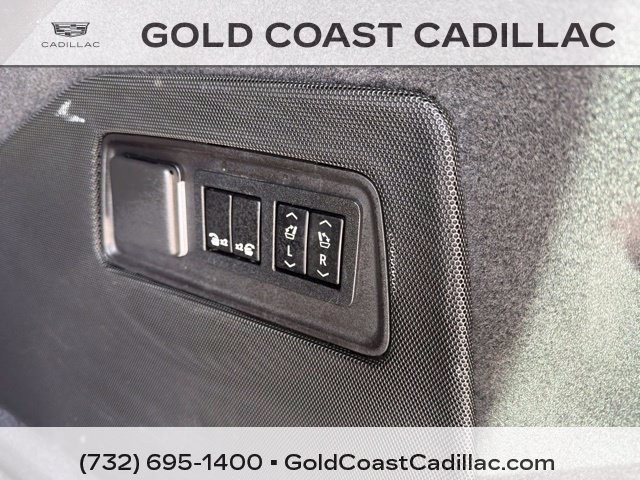 Used 2021 Cadillac Escalade Premium Luxury w/ Driver Assist Tech Package AWD/4WD image 17