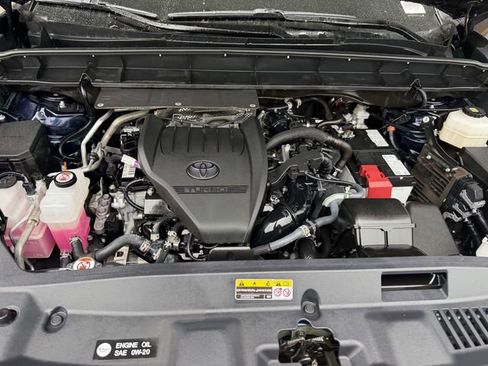 Certified 2025 Toyota Highlander LE image 19
