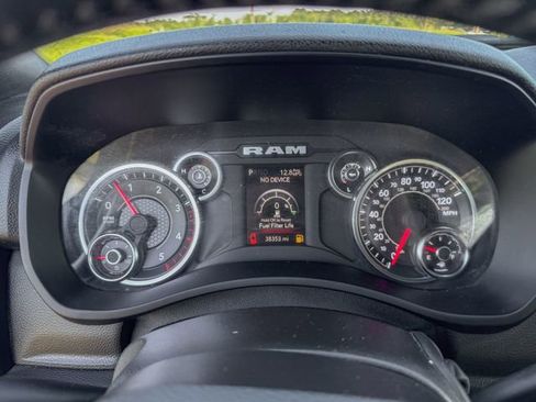 Used 2024 RAM 2500 Big Horn AWD/4WD image 18