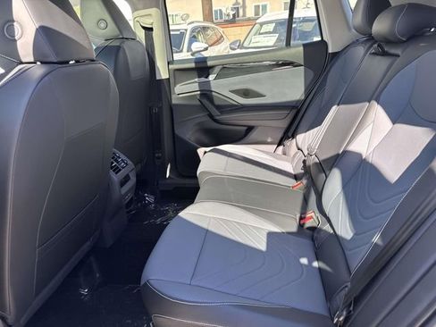 New 2026 Volkswagen Tiguan SE image 10