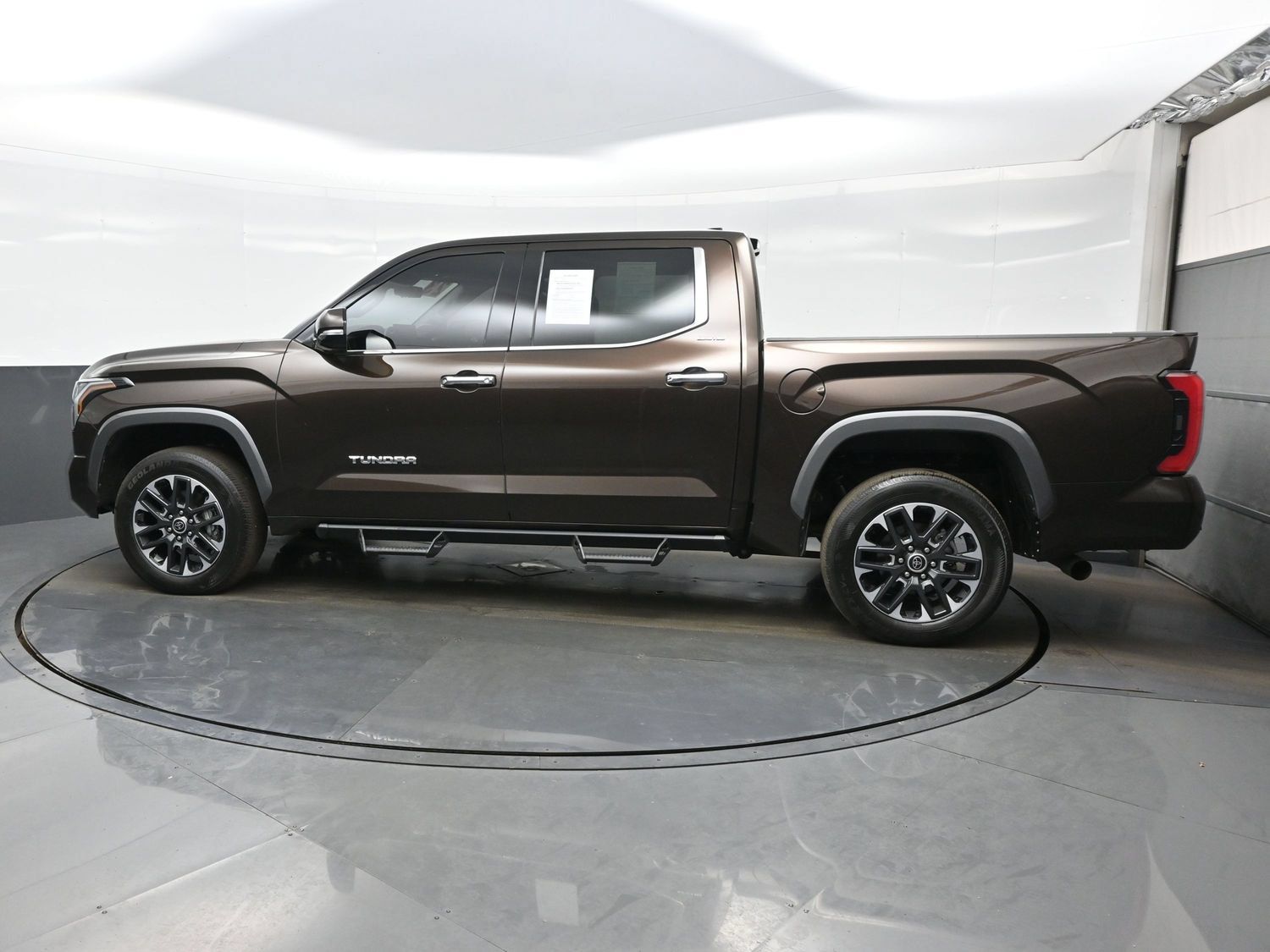 Used 2023 Toyota Tundra Limited AWD/4WD image 3