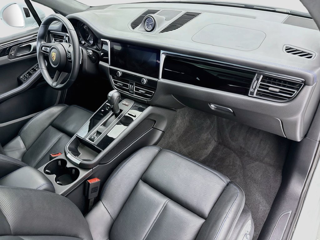 Used 2023 Porsche Macan AWD/4WD image 16
