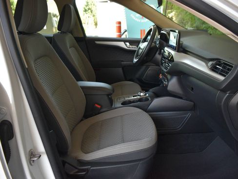 Used 2020 Ford Escape SE FWD image 8