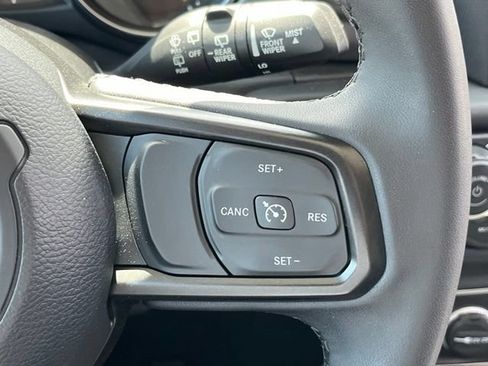 Used 2023 Jeep Wrangler Unlimited AWD/4WD image 16
