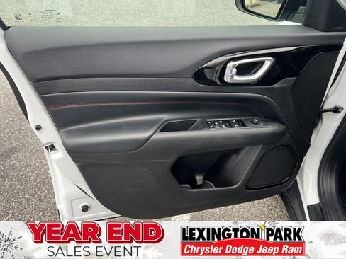 Used 2023 Jeep Compass Trailhawk image 17