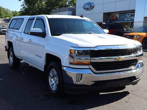 Used 2018 Chevrolet Silverado 1500 LT w/ All Star Edition AWD/4WD image 2