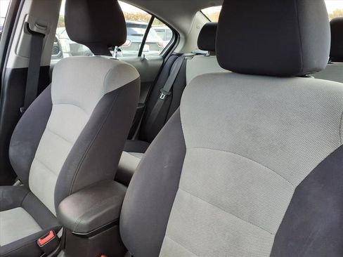 Used 2015 Chevrolet Cruze LS image 14