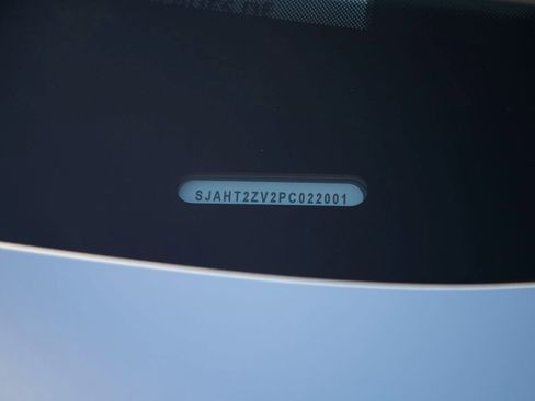 Used 2023 Bentley Bentayga Extended Wheelbase image 34