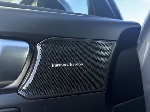 Used 2023 Volvo C40 P8 Recharge Ultimate image 25