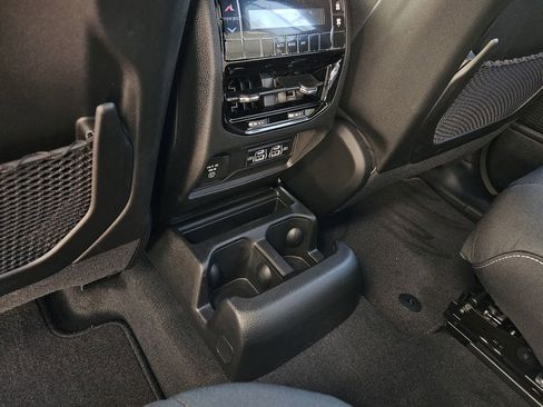 New 2026 Jeep Grand Cherokee L Laredo image 11