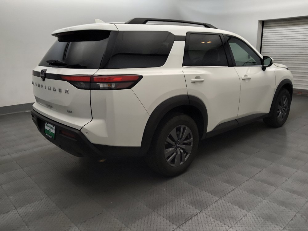 Used 2024 Nissan Pathfinder SV FWD image 9