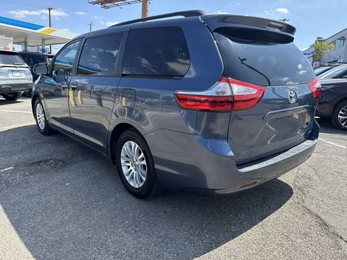 Used 2016 Toyota Sienna XLE image 6