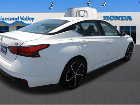 Used 2024 Nissan Altima 2.5 SR FWD image 6