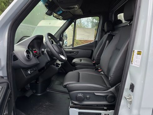 New 2025 Mercedes-Benz Sprinter 2500 image 10