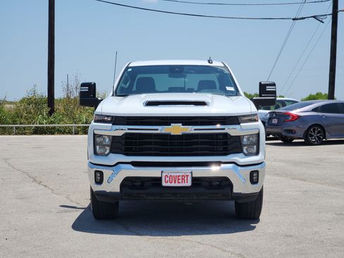 Used 2024 Chevrolet Silverado 2500 LT AWD/4WD image 2