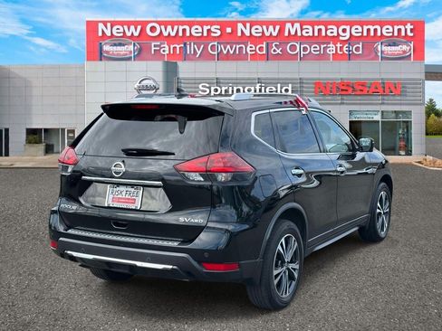 Used 2019 Nissan Rogue SV w/ Premium Package AWD/4WD image 5