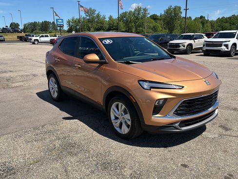 Used 2024 Buick Encore GX Preferred FWD image 3