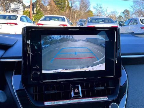 Used 2025 Toyota Corolla LE image 24