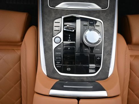 Used 2024 BMW X7 xDrive40i AWD/4WD image 15