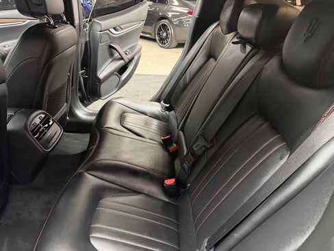 Used 2021 Maserati Ghibli S RWD image 39