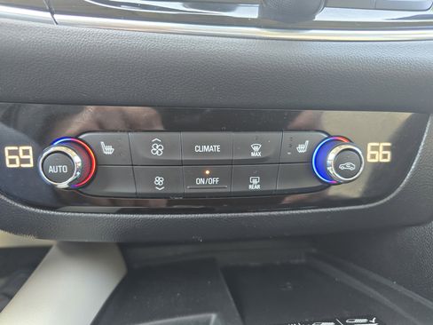 Used 2023 Buick Enclave Essence w/ Experience Buick Package image 28