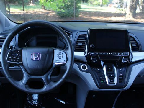 Used 2019 Honda Odyssey EX image 18