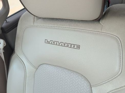Used 2019 RAM 1500 Laramie AWD/4WD image 18