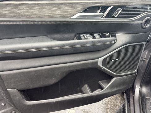 Used 2024 Jeep Wagoneer Series II image 5