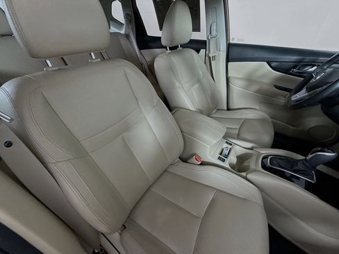 Used 2017 Nissan Rogue SL w/ SL Premium Package image 36