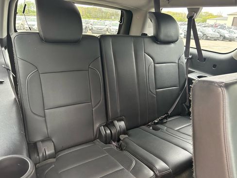 Used 2015 GMC Yukon XL SLT AWD/4WD image 13