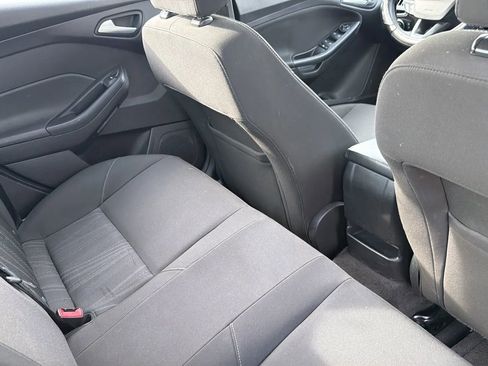 Used 2015 Ford Focus SE FWD image 61