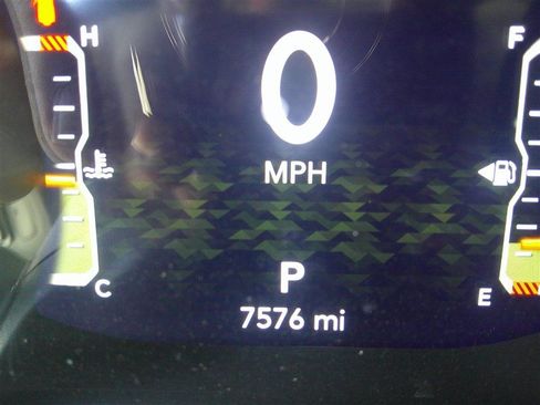Used 2024 Jeep Wrangler Unlimited Sahara w/ Technology Group AWD/4WD image 12