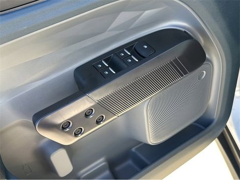 New 2025 Ford Maverick XL image 37