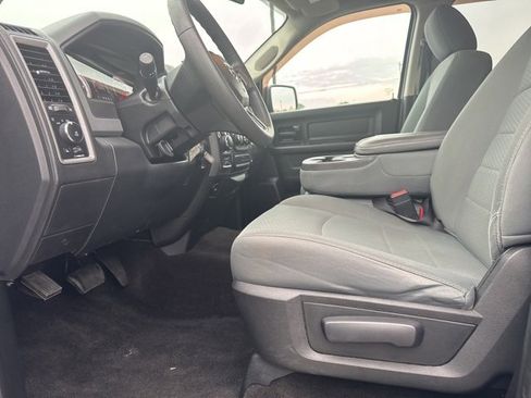 Used 2018 RAM 1500 Express w/ Express Value Package image 17