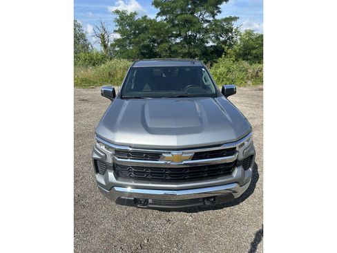Used 2024 Chevrolet Silverado 1500 LT AWD/4WD image 3