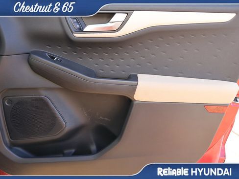Used 2020 Ford Escape SE FWD image 8