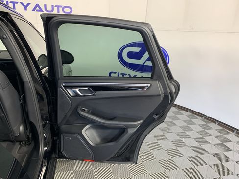 Used 2019 Porsche Macan S AWD/4WD image 37