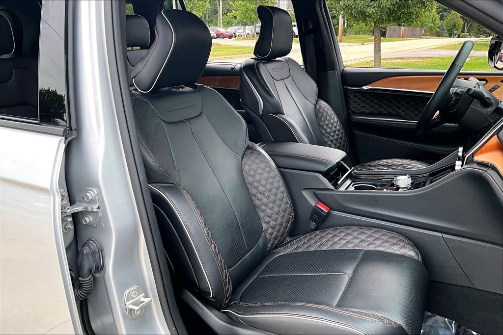 Used 2023 Jeep Grand Cherokee L Summit AWD/4WD image 28